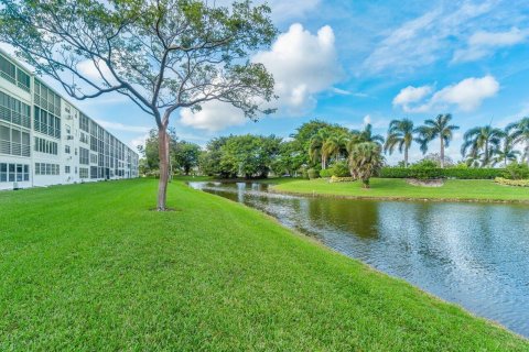 Condo in Boca Raton, Florida, 2 bedrooms  № 1060026 - photo 1