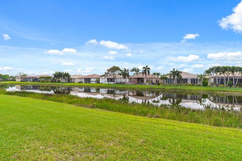 Villa ou maison à vendre à Wellington, Floride: 2 chambres, 219.62 m2 № 1065682 - photo 13