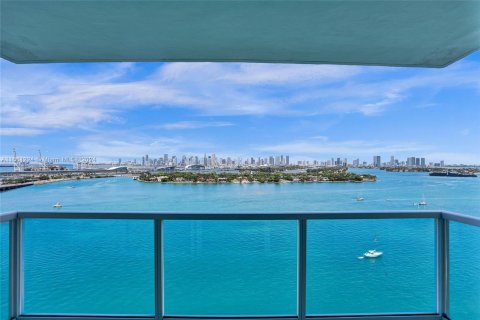 Copropriété à vendre à Miami Beach, Floride: 2 chambres, 100.15 m2 № 1375837 - photo 3