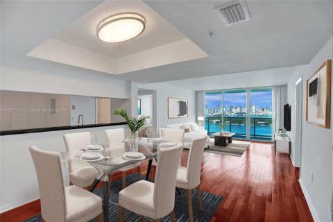 Condo in Miami Beach, Florida, 2 bedrooms  № 1375837 - photo 6