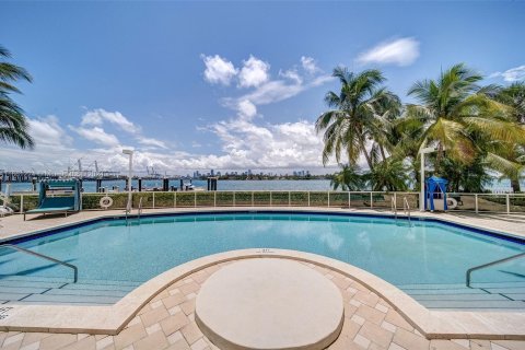 Copropriété à vendre à Miami Beach, Floride: 2 chambres, 100.15 m2 № 1375837 - photo 21