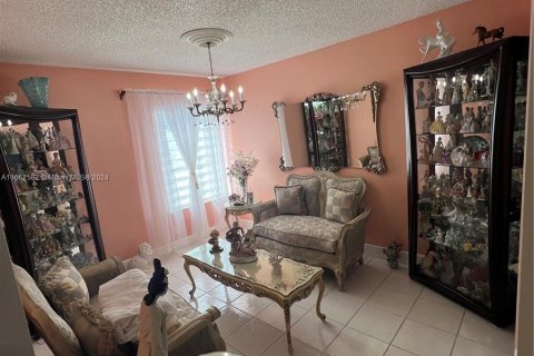 Villa ou maison à vendre à Miami, Floride: 3 chambres, 118.26 m2 № 1375800 - photo 7