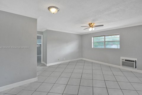 Commercial property in Fort Lauderdale, Florida № 1375746 - photo 14