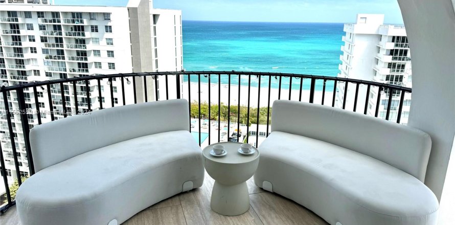 Condo in Miami Beach, Florida, 4 bedrooms  № 1091377