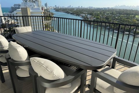 Condo in Miami Beach, Florida, 4 bedrooms  № 1091377 - photo 10