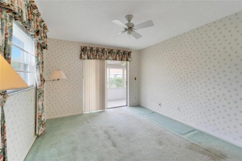 Condo in Sun City Center, Florida, 2 bedrooms  № 1351000 - photo 24