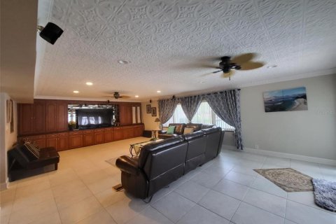 Villa ou maison à vendre à Tampa, Floride: 3 chambres, 216.65 m2 № 1335585 - photo 13