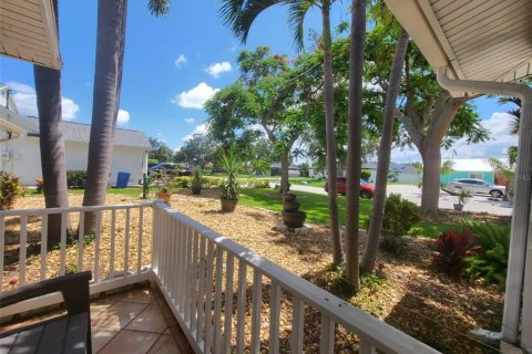 Villa ou maison à vendre à Tampa, Floride: 3 chambres, 216.65 m2 № 1335585 - photo 5