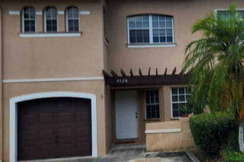 Townhouse in Coral Springs, Florida 3 bedrooms, 140.47 sq.m. № 1217240 - photo 12