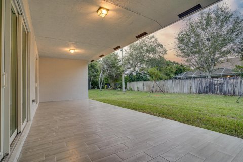 House in Loxahatchee Groves, Florida 4 bedrooms, 209.59 sq.m. № 1217199 - photo 4