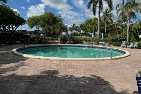 Condo in Sunrise, Florida, 1 bedroom  № 1217198 - photo 8