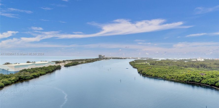 Condo in Sunny Isles Beach, Florida, 2 bedrooms  № 1232465