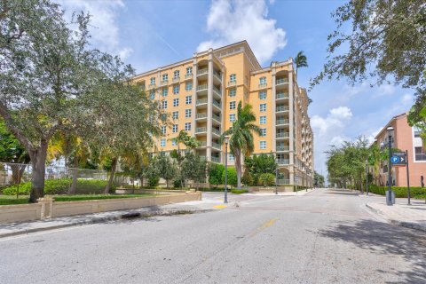 Condo in West Palm Beach, Florida, 2 bedrooms  № 1055036 - photo 25