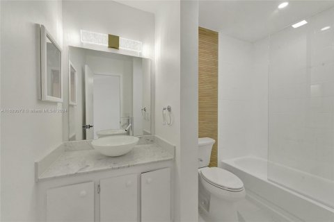 Adosado en venta en Pembroke Pines, Florida, 4 dormitorios, 150.13 m2 № 1241191 - foto 10