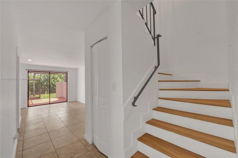 Adosado en venta en Pembroke Pines, Florida, 4 dormitorios, 150.13 m2 № 1241191 - foto 4