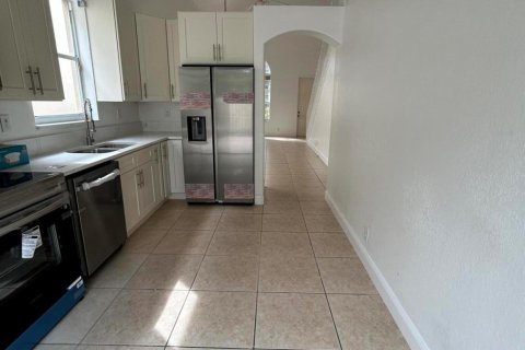 Casa en venta en West Palm Beach, Florida, 3 dormitorios, 130.43 m2 № 1021972 - foto 11