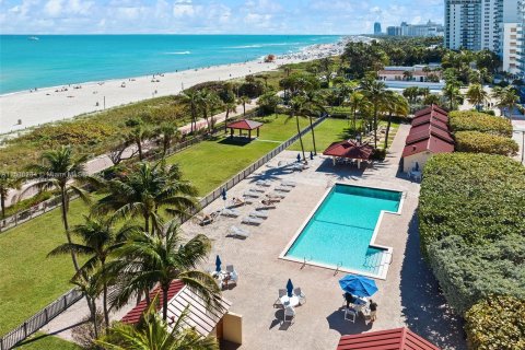 Condo in Miami Beach, Florida, 1 bedroom  № 1028908 - photo 30