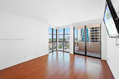 Condo in Miami Beach, Florida, 1 bedroom  № 1028908 - photo 21