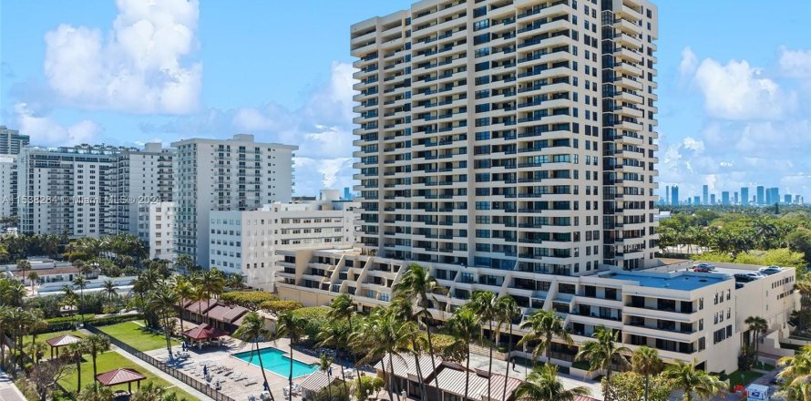 Condo in Miami Beach, Florida, 1 bedroom  № 1028908