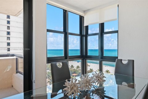 Condo in Miami Beach, Florida, 1 bedroom  № 1028908 - photo 8