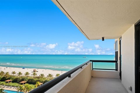 Condo in Miami Beach, Florida, 1 bedroom  № 1028908 - photo 13