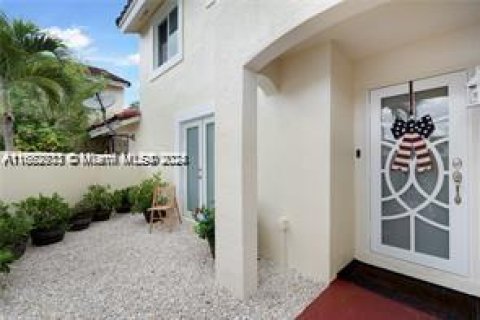 Townhouse in Homestead, Florida 3 bedrooms, 132.2 sq.m. № 1420379 - photo 2