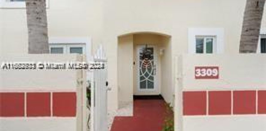 Townhouse in Homestead, Florida 3 bedrooms, 132.2 sq.m. № 1420379