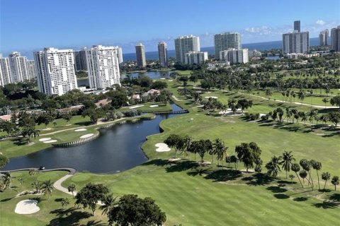 Condo in Aventura, Florida, 1 bedroom  № 1420197 - photo 4