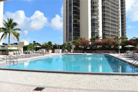 Condo in Aventura, Florida, 1 bedroom  № 1420197 - photo 11