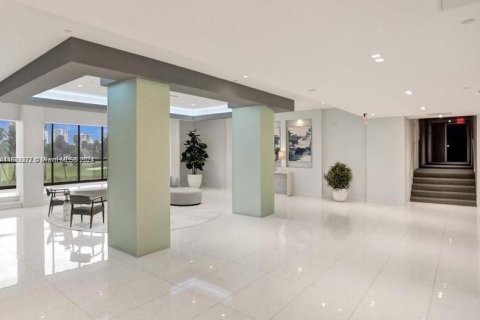 Condo in Aventura, Florida, 1 bedroom  № 1420197 - photo 14