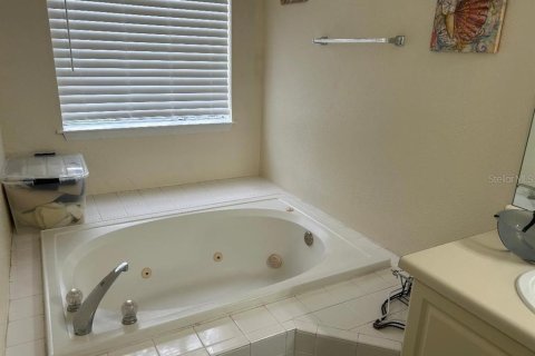 Condo in Tampa, Florida, 2 bedrooms  № 1384981 - photo 11