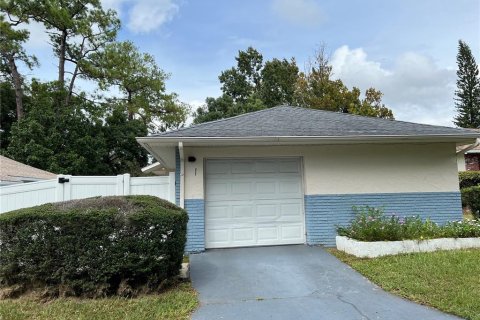 House in Orlando, Florida 3 bedrooms, 90.95 sq.m. № 1384982 - photo 1