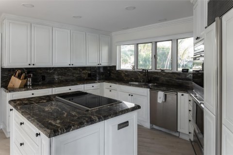 Casa en venta en Hollywood, Florida, 4 dormitorios, 368.91 m2 № 1029718 - foto 19