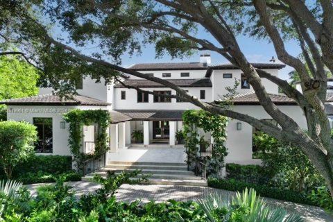 House in Coral Gables, Florida 6 bedrooms, 1221.39 sq.m. № 1241971 - photo 5