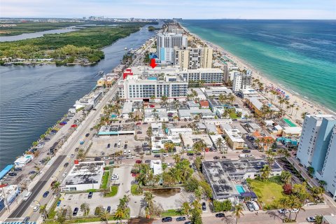 Condo in Hollywood, Florida  № 1047635 - photo 6