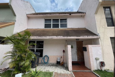 Touwnhouse à vendre à North Lauderdale, Floride: 3 chambres, 139.91 m2 № 1047682 - photo 18