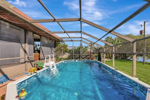 Villa ou maison à vendre à Jensen Beach, Floride: 3 chambres, 205.22 m2 № 1036089 - photo 17
