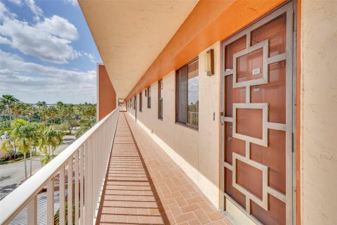 Condo in Delray Beach, Florida, 2 bedrooms  № 1036197 - photo 14