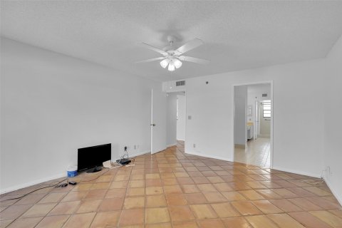 Condo in Delray Beach, Florida, 2 bedrooms  № 1036197 - photo 7