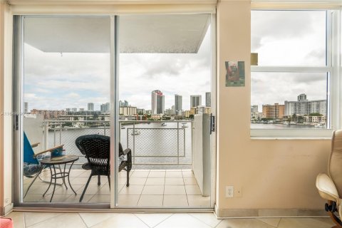 Copropriété à vendre à Hallandale Beach, Floride: 2 chambres, 96.15 m2 № 1345098 - photo 20