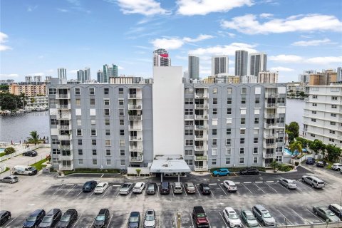 Copropriété à vendre à Hallandale Beach, Floride: 2 chambres, 96.15 m2 № 1345098 - photo 29