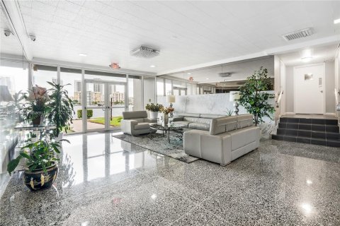 Copropriété à vendre à Hallandale Beach, Floride: 2 chambres, 96.15 m2 № 1345098 - photo 5