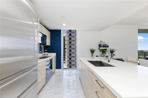 Condominio en alquiler en North Miami Beach, Florida, 3 dormitorios, 144.56 m2 № 1345143 - foto 13