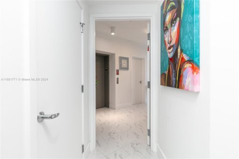 Condominio en alquiler en North Miami Beach, Florida, 3 dormitorios, 144.56 m2 № 1345143 - foto 2