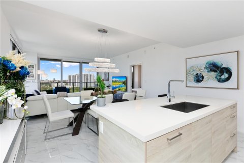 Condominio en alquiler en North Miami Beach, Florida, 3 dormitorios, 144.56 m2 № 1345143 - foto 12