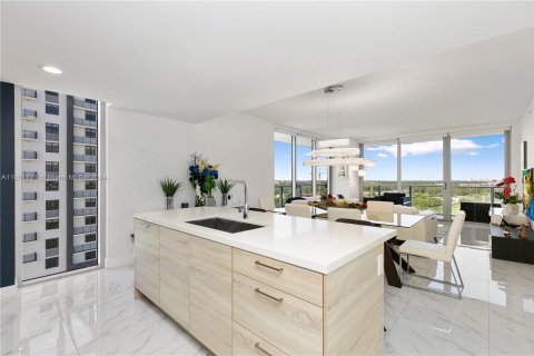 Condominio en alquiler en North Miami Beach, Florida, 3 dormitorios, 144.56 m2 № 1345143 - foto 8