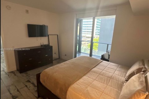 Condominio en alquiler en Miami, Florida, 1 dormitorio, 72.19 m2 № 1345099 - foto 4