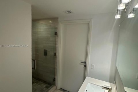 Condominio en alquiler en Miami, Florida, 1 dormitorio, 72.19 m2 № 1345099 - foto 6