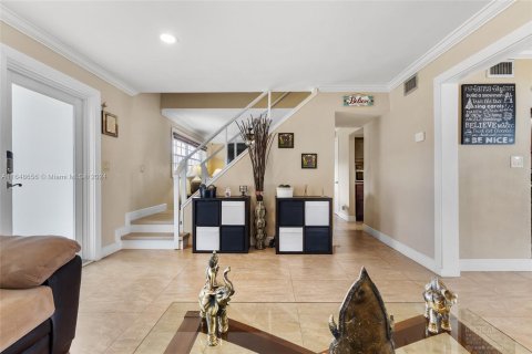 Villa ou maison à vendre à Miami, Floride: 4 chambres, 188.68 m2 № 1347849 - photo 6