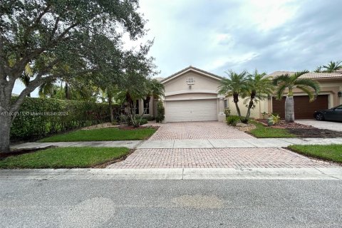 Casa en venta en Parkland, Florida, 3 dormitorios, 204.01 m2 № 1347847 - foto 1